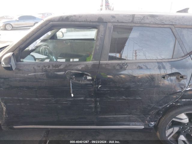 KNDJ53AU3P7840588 KIA Soul Gt-line