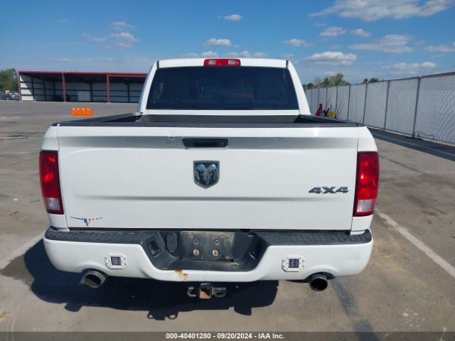 3C6RR7KT3HG618571 RAM 1500 Express  4x4 5'7 Box