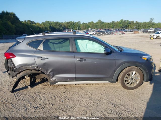 KM8J33A44HU517820 Hyundai TUCSON SE