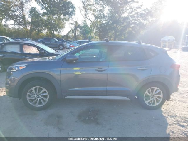 KM8J33A44HU517820 Hyundai TUCSON SE