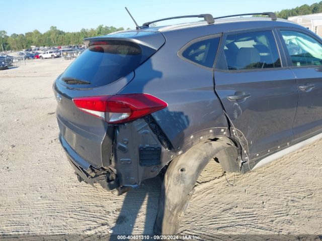KM8J33A44HU517820 Hyundai TUCSON SE