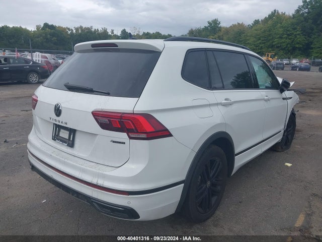 3VV8B7AX8NM033982 Volkswagen Tiguan 2.0t Se R-line Black