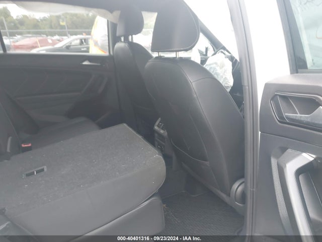 3VV8B7AX8NM033982 Volkswagen Tiguan 2.0t Se R-line Black
