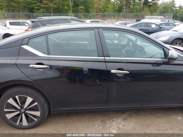 1N4BL4DW6NN330232 Nissan Altima Sv Intelligent Awd