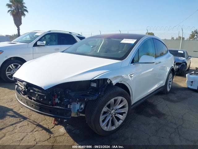 2016 TESLA MODEL X 5YJXCAE29GF002833 Photo 1