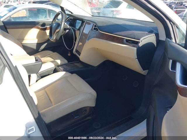 2016 TESLA MODEL X 5YJXCAE29GF002833 Photo 4