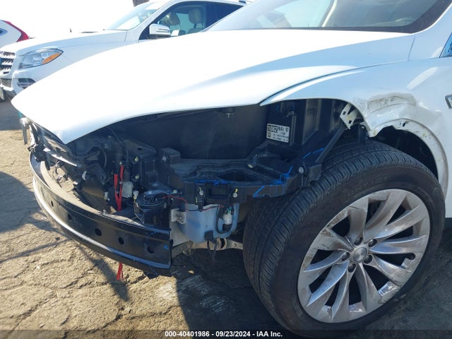 2016 TESLA MODEL X 5YJXCAE29GF002833 Photo 5