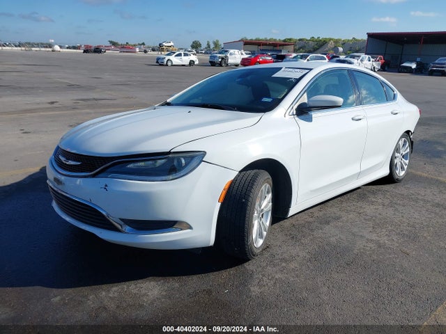 Chrysler 200 Limited 2015 1C3CCCAB5FN570811 Image 2