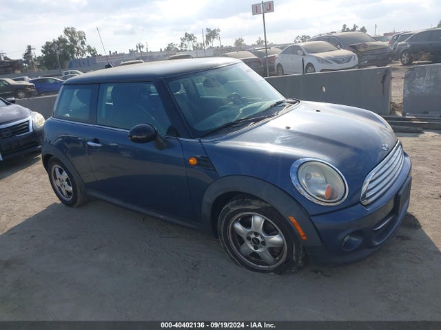 2011 MINI COOPER WMWSU3C58BT252034 Photo 0