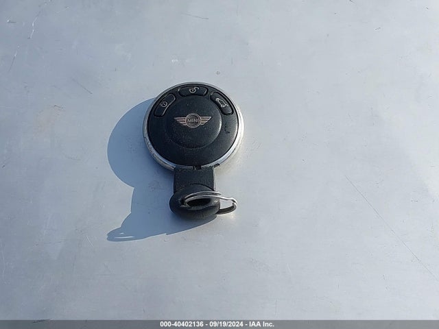 2011 MINI COOPER WMWSU3C58BT252034 Photo 10