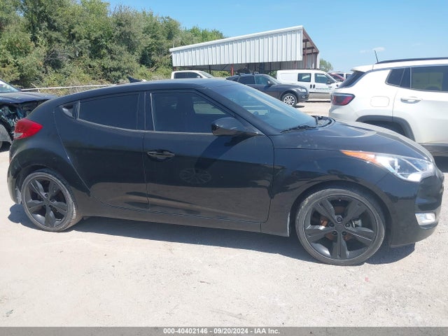 Hyundai Veloster Value Edition 2017 KMHTC6AD7HU318352 Image 13