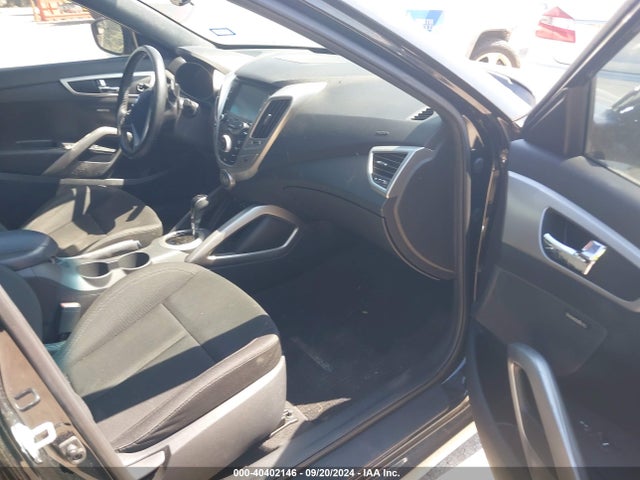 Hyundai Veloster Value Edition 2017 KMHTC6AD7HU318352 Image 5