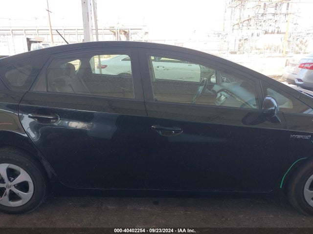 Toyota Prius Two 2015 JTDKN3DU4F0482201 Image 14