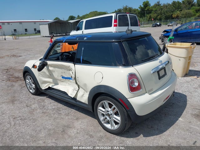 2012 MINI COOPER WMWSU3C54CT257331 Photo 2