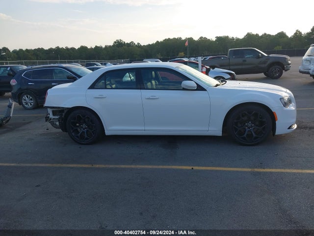 2C3CCABG6KH635053 Chrysler 300 300s