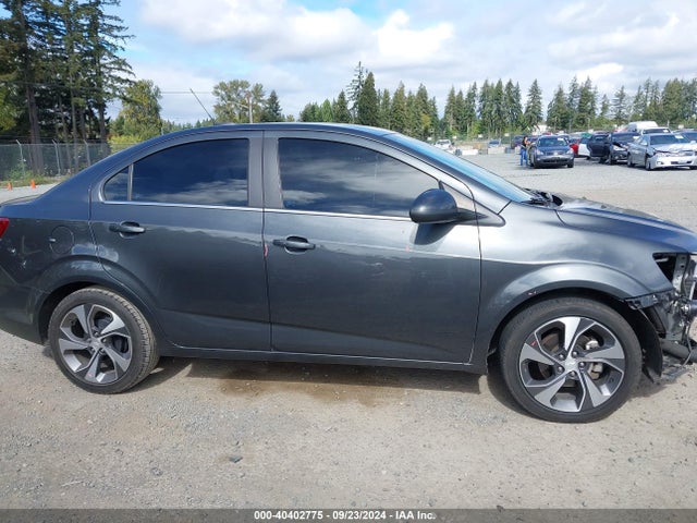 Chevrolet Sonic Premier 2018 1G1JF5SB7J4139916 Image 14