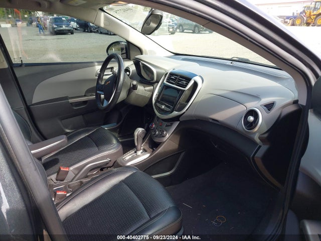 Chevrolet Sonic Premier 2018 1G1JF5SB7J4139916 Image 5