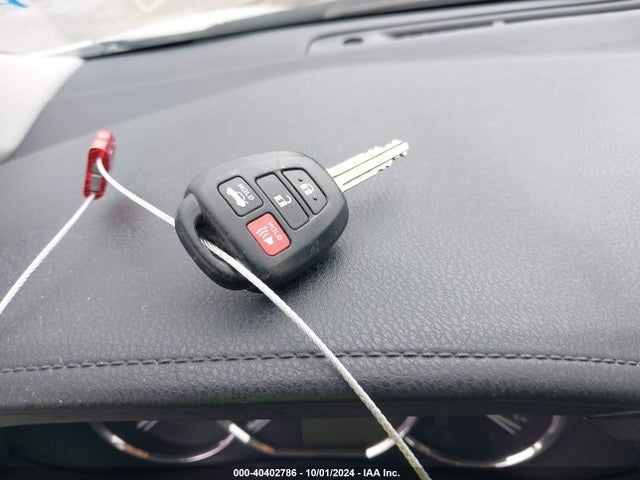 Toyota COROLLA LE 2015 5YFBURHE7FP256104 Image 11