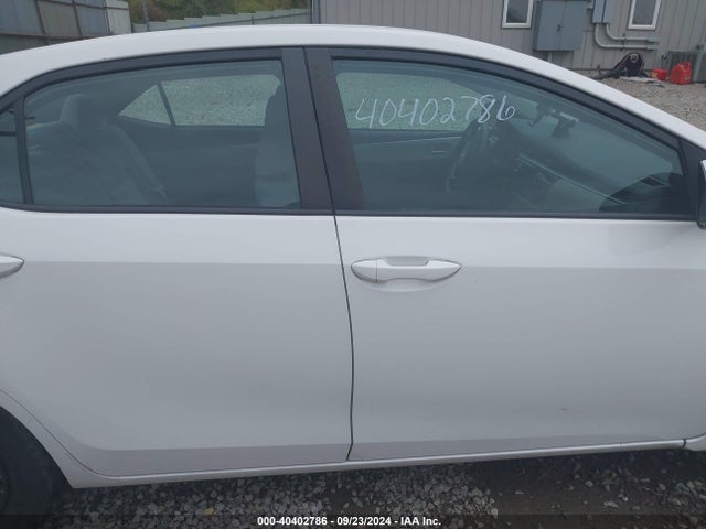 Toyota COROLLA LE 2015 5YFBURHE7FP256104 Image 13