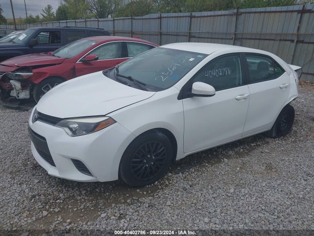 Toyota COROLLA LE 2015 5YFBURHE7FP256104 Image 2