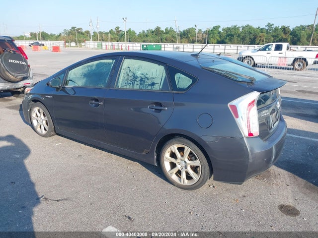 Toyota Prius Three 2014 JTDKN3DU7E1823535 Image 3