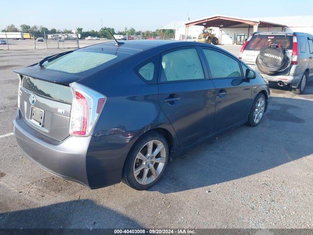 Toyota Prius Three 2014 JTDKN3DU7E1823535 Image 4