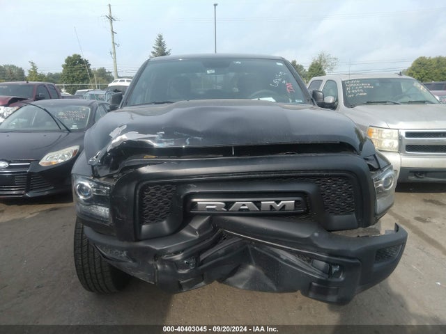 1C6RR7LGXPS575128 RAM 1500 Classic Warlock  4x4 5'7 Box