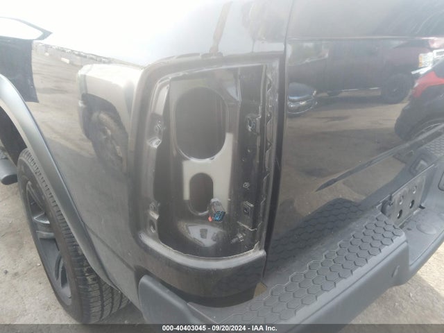 1C6RR7LGXPS575128 RAM 1500 Classic Warlock  4x4 5'7 Box