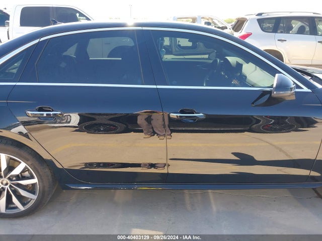 WAUBBAF4XNA024372 Audi A4 Premium Plus 40 Tfsi Quattro S Tronic