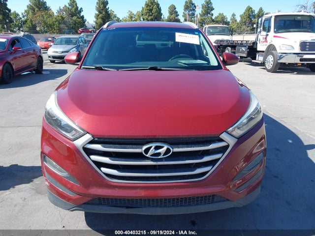 KM8J33A45JU767511 Hyundai TUCSON SEL