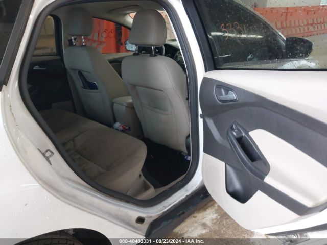 1FADP3F27GL381447 Ford FOCUS SE