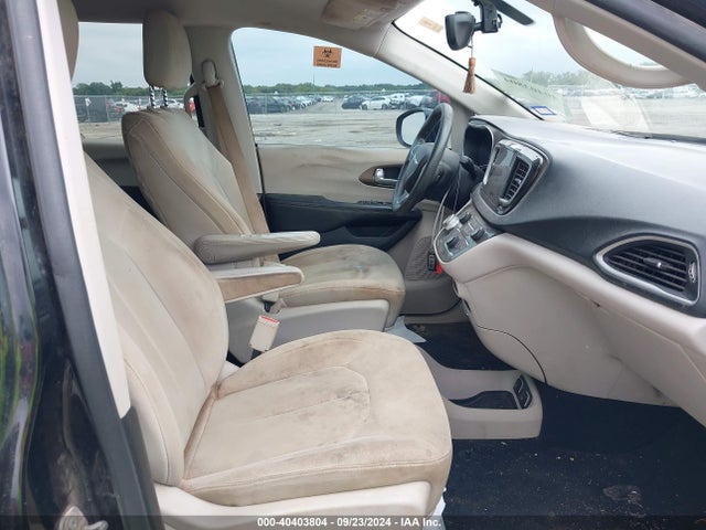 2C4RC1DG7HR609924 Chrysler Pacifica Touring