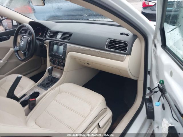 1VWBT7A31HC040290 Volkswagen Passat 1.8t Se