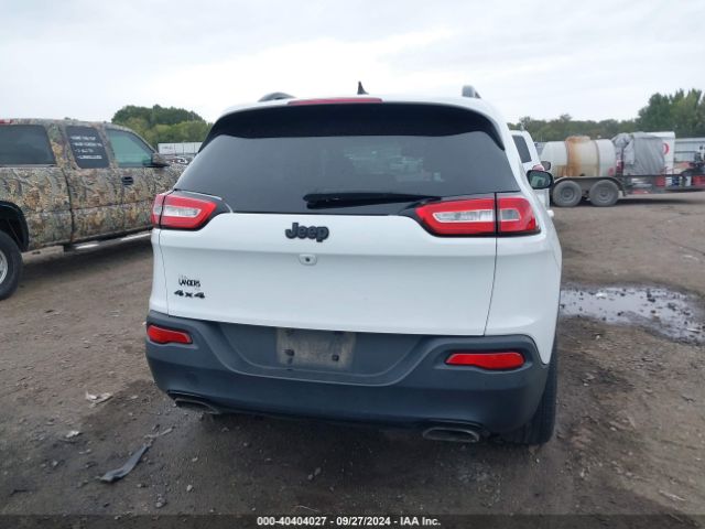 1C4PJMCS8FW764930 Jeep Cherokee Latitude Altitude