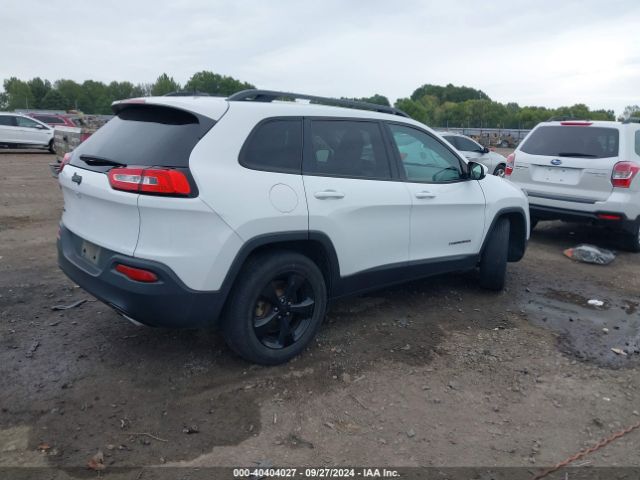 1C4PJMCS8FW764930 Jeep Cherokee Latitude Altitude