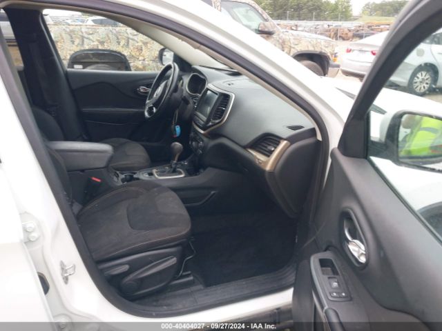 1C4PJMCS8FW764930 Jeep Cherokee Latitude Altitude
