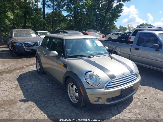 2009 MINI COOPER WMWMF33549TW72824 Photo 0