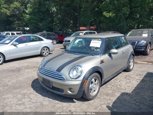 2009 MINI COOPER WMWMF33549TW72824 Photo 1