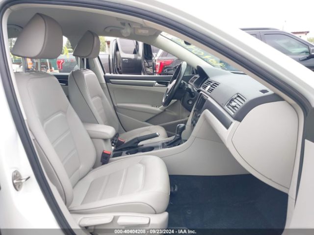 1VWAA7A3XJC020756 Volkswagen Passat 2.0t R-line/2.0t S
