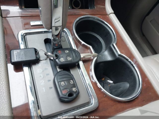 5LMJJ2J51EEL00852 Lincoln Navigator