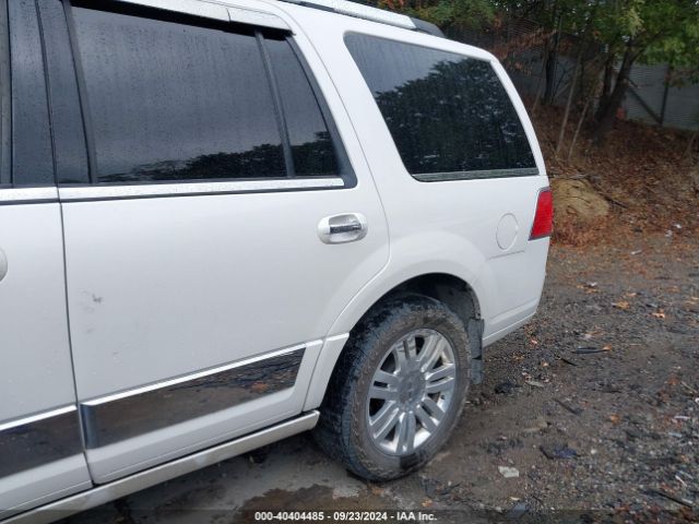 5LMJJ2J51EEL00852 Lincoln Navigator
