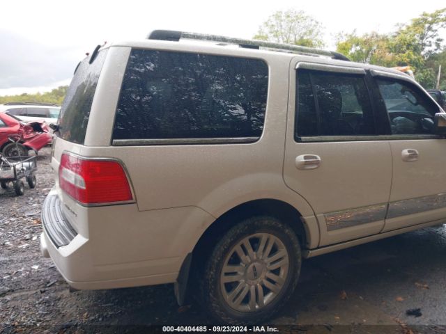5LMJJ2J51EEL00852 Lincoln Navigator