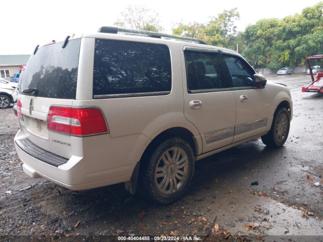 5LMJJ2J51EEL00852 Lincoln Navigator
