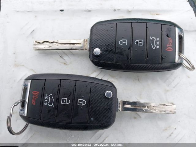 5XYKT3A6XEG535892 KIA SORENTO LX