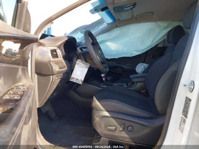 5XYPG4A56KG478948 KIA Sorento 3.3l Lx