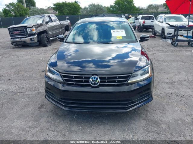 3VWDB7AJ3JM241901 Volkswagen Jetta 1.4t Se/1.4t Wolfsburg Edition