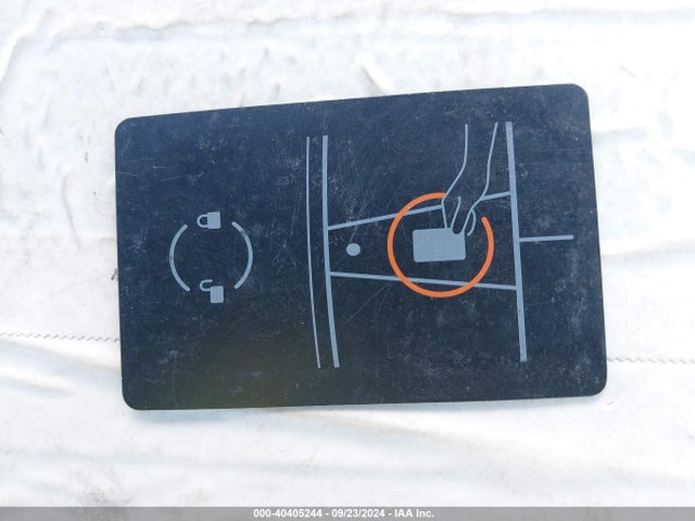 2021 TESLA MODEL Y 5YJYGAEE4MF215705 Photo 10