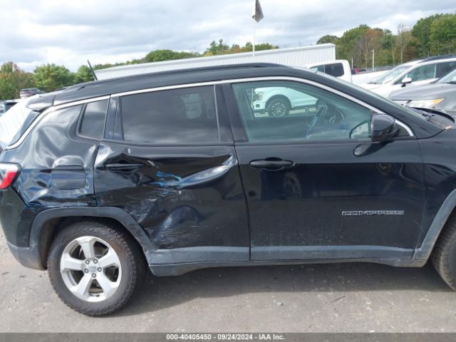 3C4NJDBB9JT282832 Jeep Compass Latitude 4x4