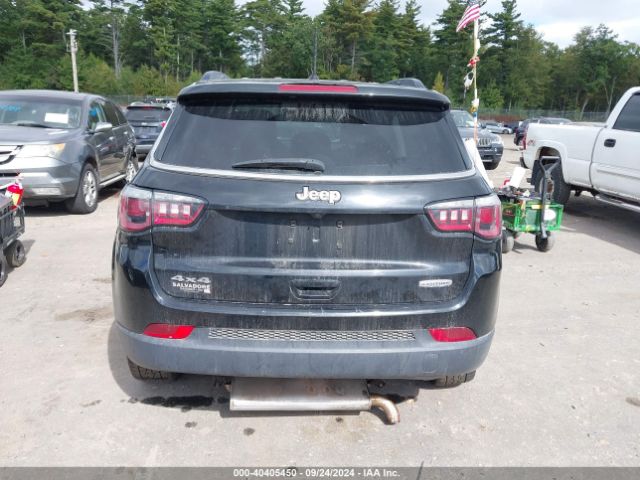 3C4NJDBB9JT282832 Jeep Compass Latitude 4x4
