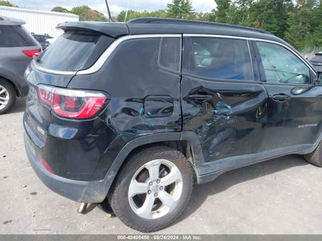 3C4NJDBB9JT282832 Jeep Compass Latitude 4x4